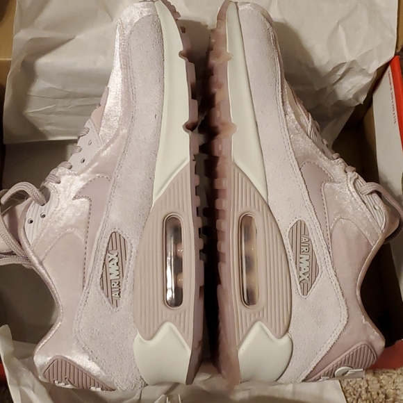 Nike airmax 90 lavender sneakers - Picture 3 of 5